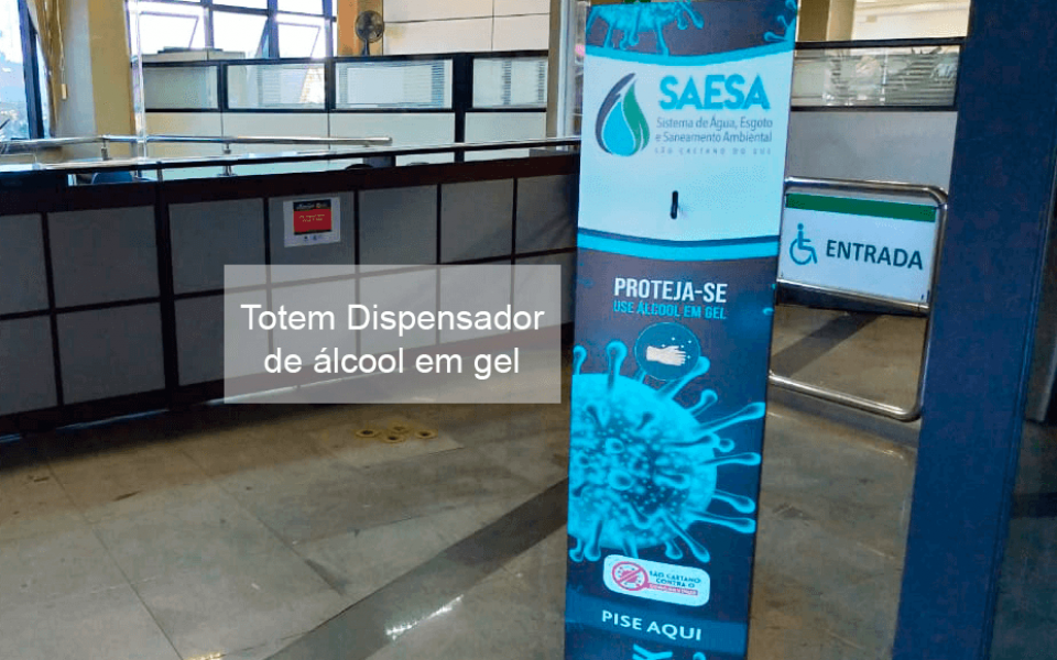 totem dispensador de alcool saesa